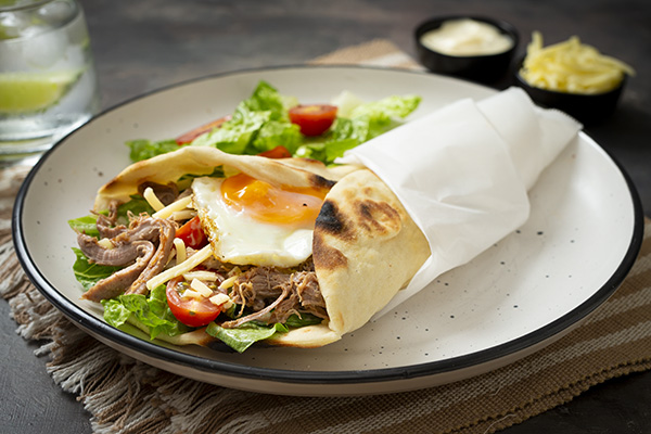7 Minute Lamb Souvlaki with Tomatoes and Garlic Aioli
