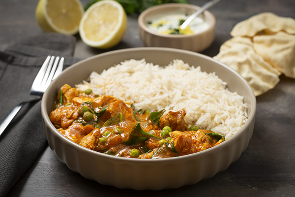 Quick Chicken Vindaloo with Pappadums and Lemon Yoghurt